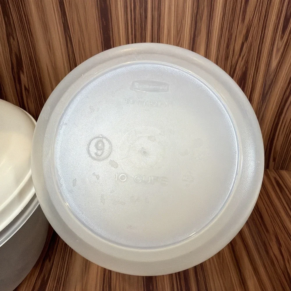 Vintage Rubbermaid Servin Saver Containers Set Of 2-10 Cups #9 & 12Cup #4 Almond